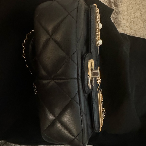 COPY - Authentic Chanel FLAP BAG - Picture 4 of 6